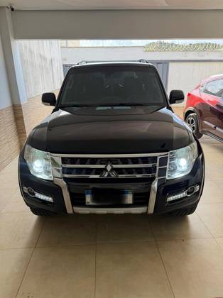 MITSUBISHI PAJERO 3.2 HPE 4X4 7 LUGARES 16V TURBO INTERCOOLER DIESEL 4P AUTOMÁTICO MITSUBISHI PAJERO 3.2 HPE 4X4 7 LUGARES 16V TURBO INTERCOOLER DIESEL 4P AUTOMÁTICO